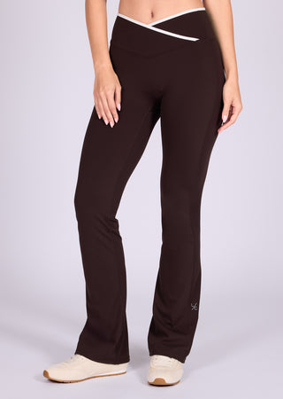 LC Women's Contrast Cami Top & Kick Flare Leggings Dark Cocoa (Regular)